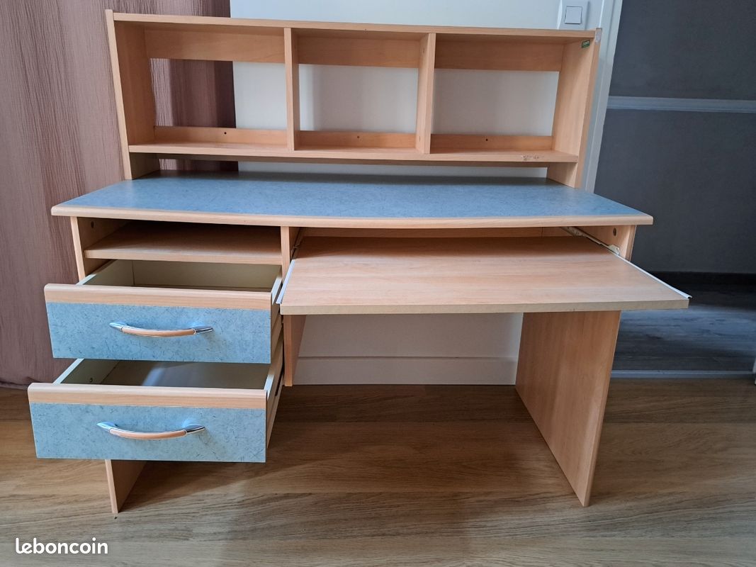 Bureau (image 2)