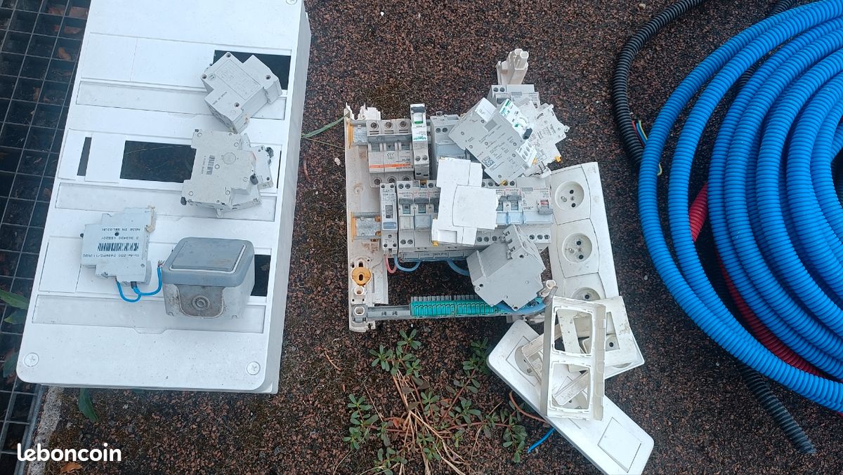 Lots de matériel électrique (image 2)