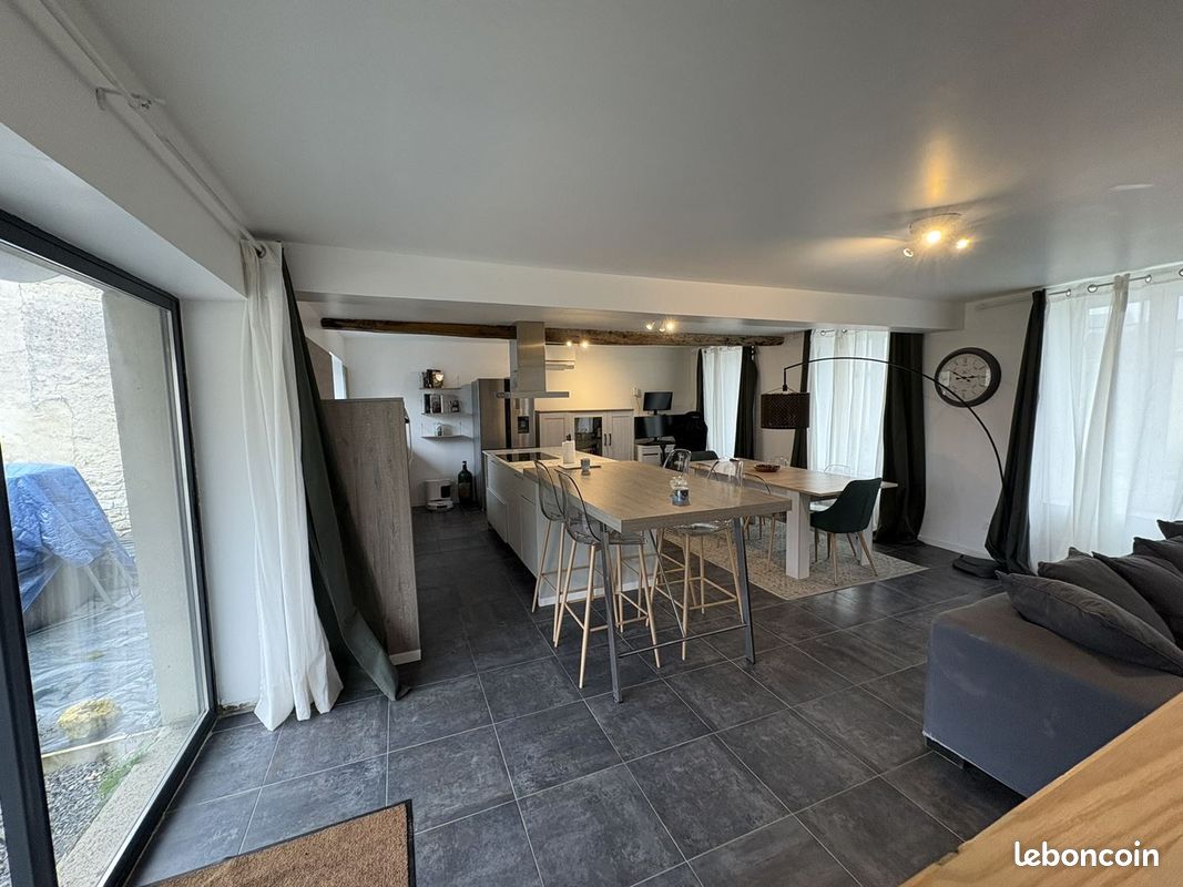 Maison 6 pièces 141 m² · à Corbeilles · 141 m² · 216 900 €