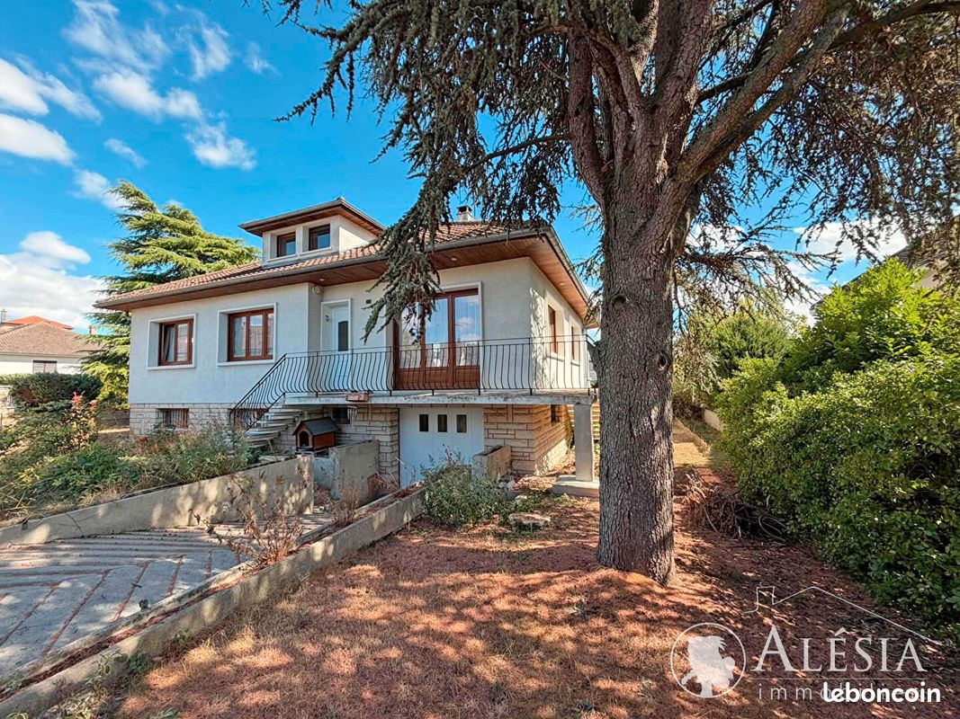 Maison 6 pièces 136 m² · à Saint-Memmie · 136 m² · 264 000 €