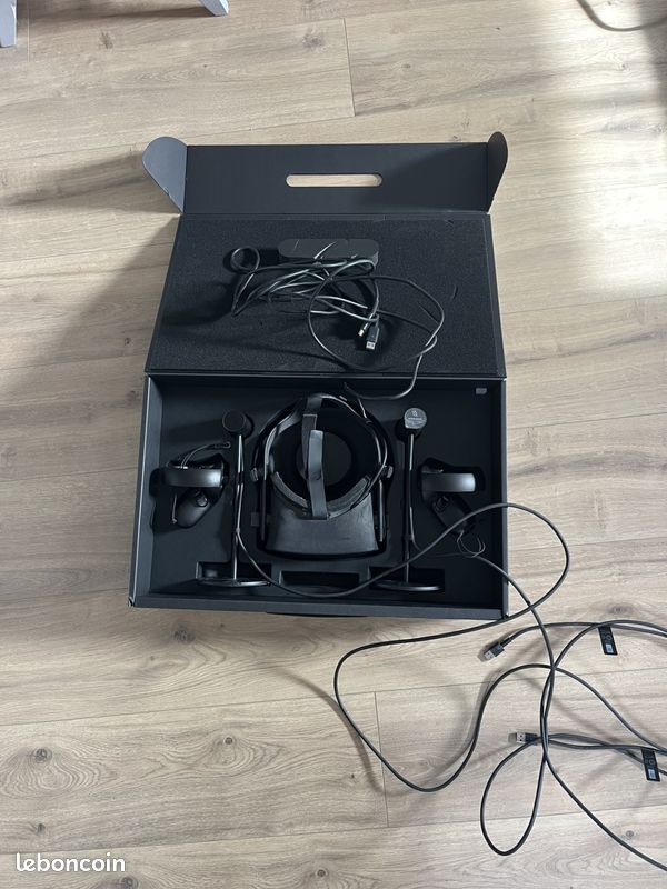 Casque Oculus Rift Realité Virtuelle En Bon État Manette Et
