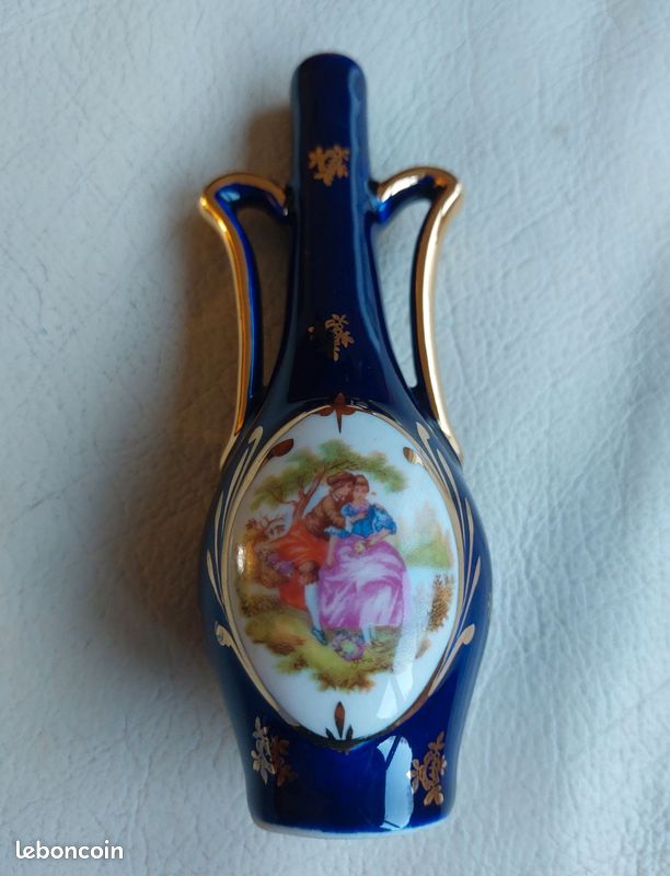 Vase Miniature En Porcelaine De Limoges - 10 Cm De Haut - Modèle Marquise - Occasion Bon État
