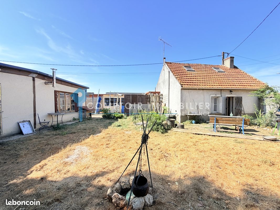 Maison 2 pièces 131 m² · à Auneau-Bleury-Saint-Symphorien · 131 m² · 129 000 €