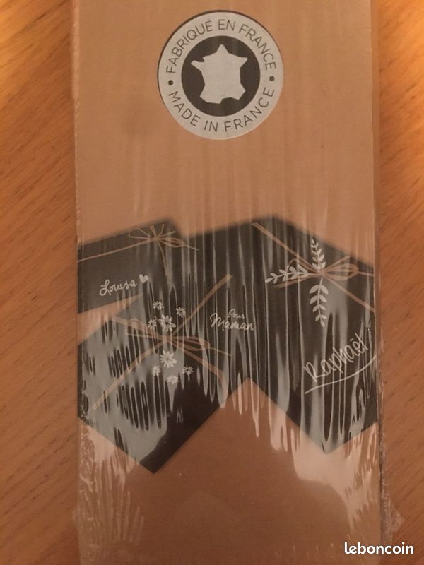 Paquet de papier cadeaux à personnaliser avec feutre et rubans (image 3)