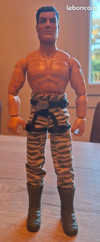 ActionMan - Figurine articulée + accessoires (image 1)