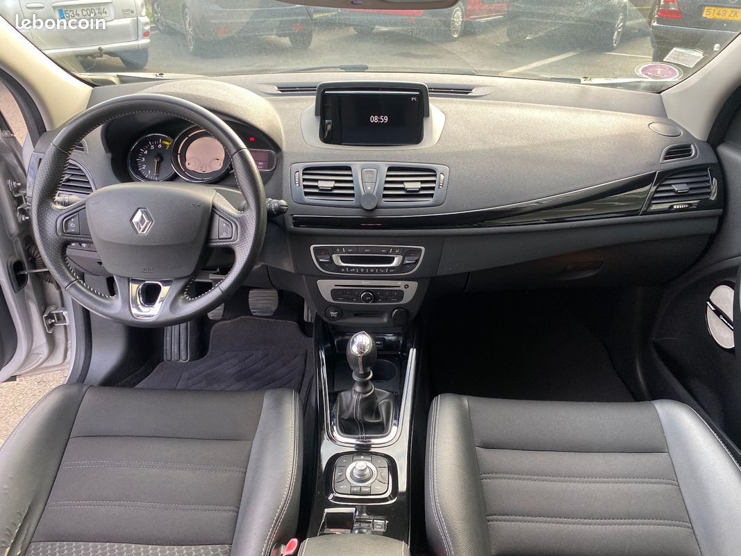 Renault Megane III Berline 5 ptes. 1.2i 130 ch Bose Edition (image 6)