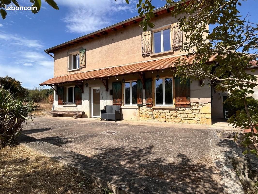 Maison 7 pièces 170 m² · à Charlieu · 170 m² · 218 000 €