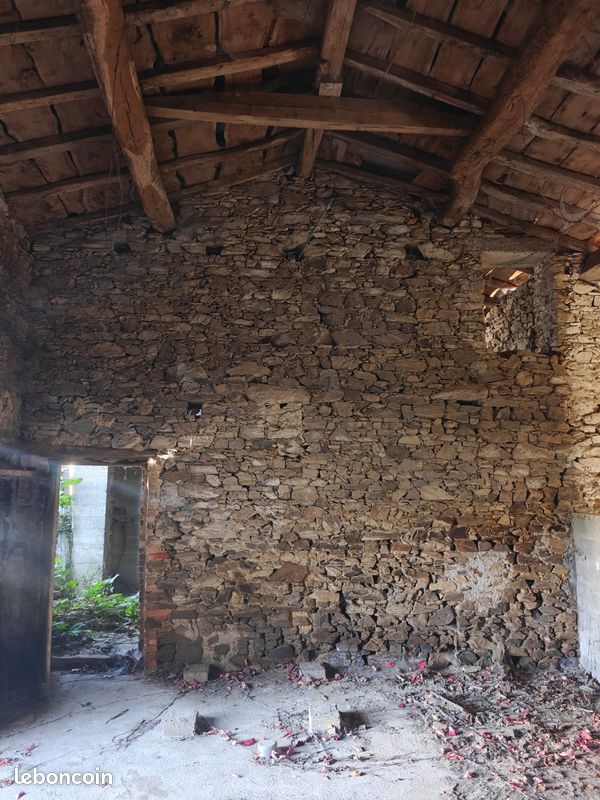 Maison 3 pièces 90 m² · à Montréverd · 90 m² · 60 000 €