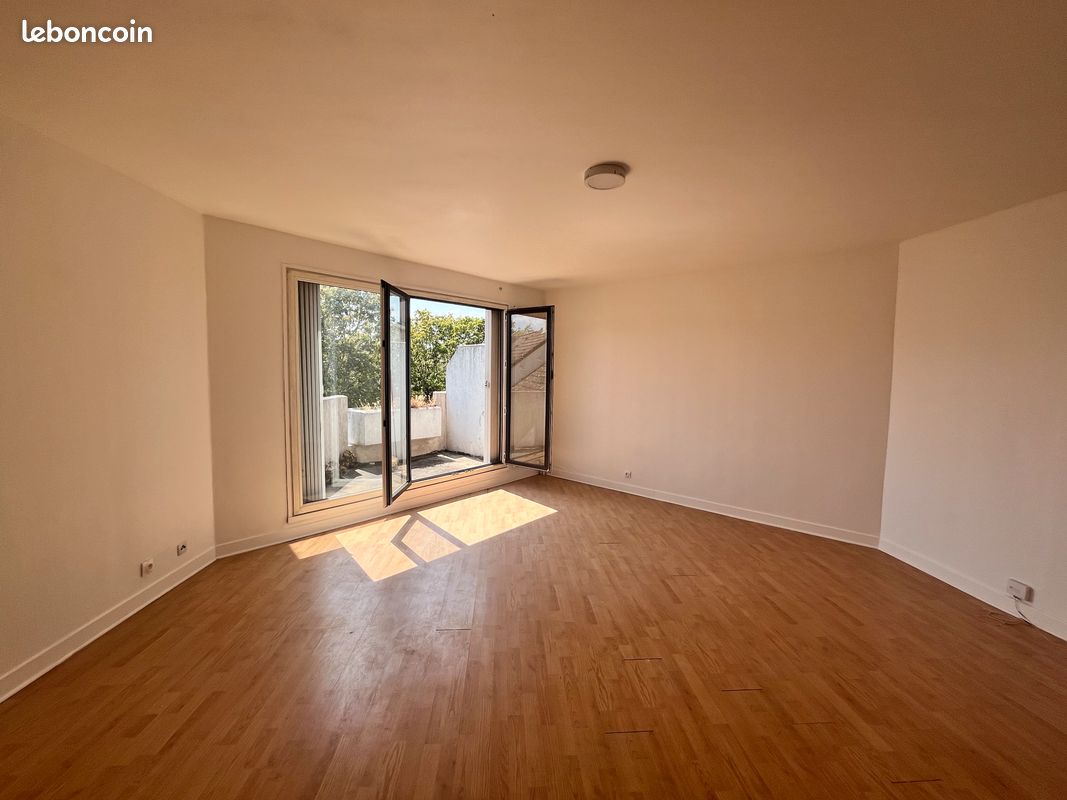 Appartement 1 pièce 31 m² · à Évry-Courcouronnes · 31 m² · 720 €/mois