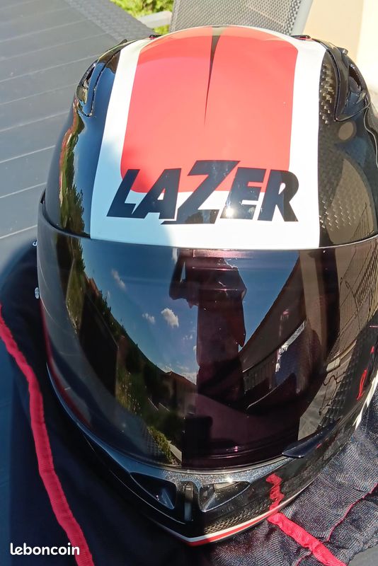 Casque moto Lazer carbone (image 1)