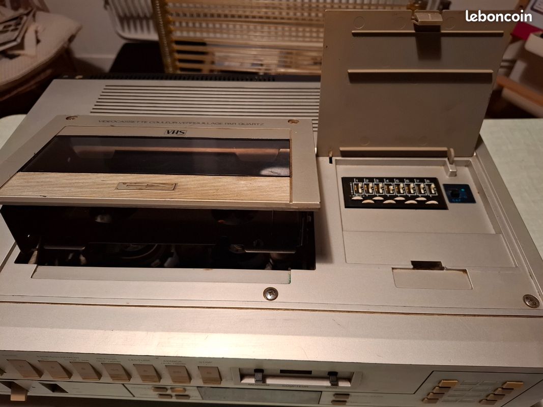 Magnétoscope THOMSON + Divers Cassettes Charleville-Mézières 08000