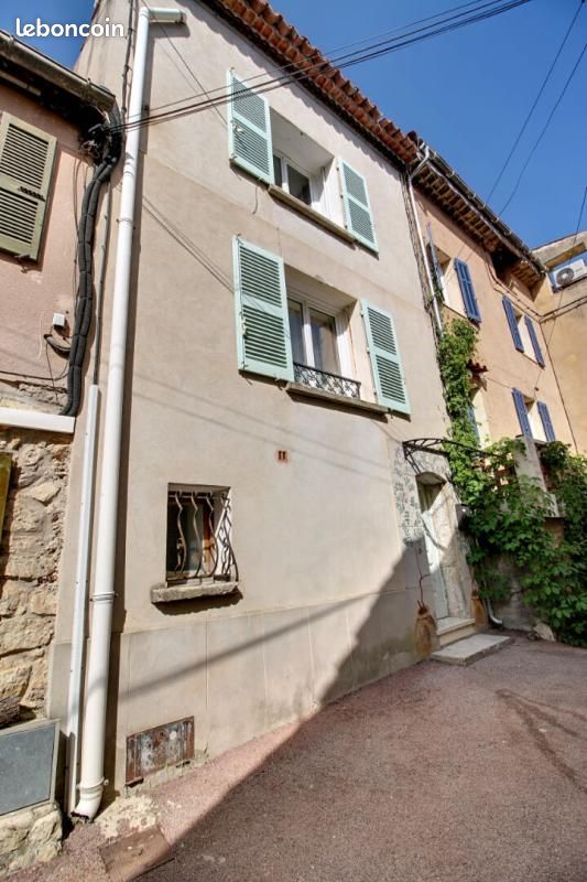 Maison 2 pièces 50 m² · à Entrecasteaux · 50 m² · 575 €