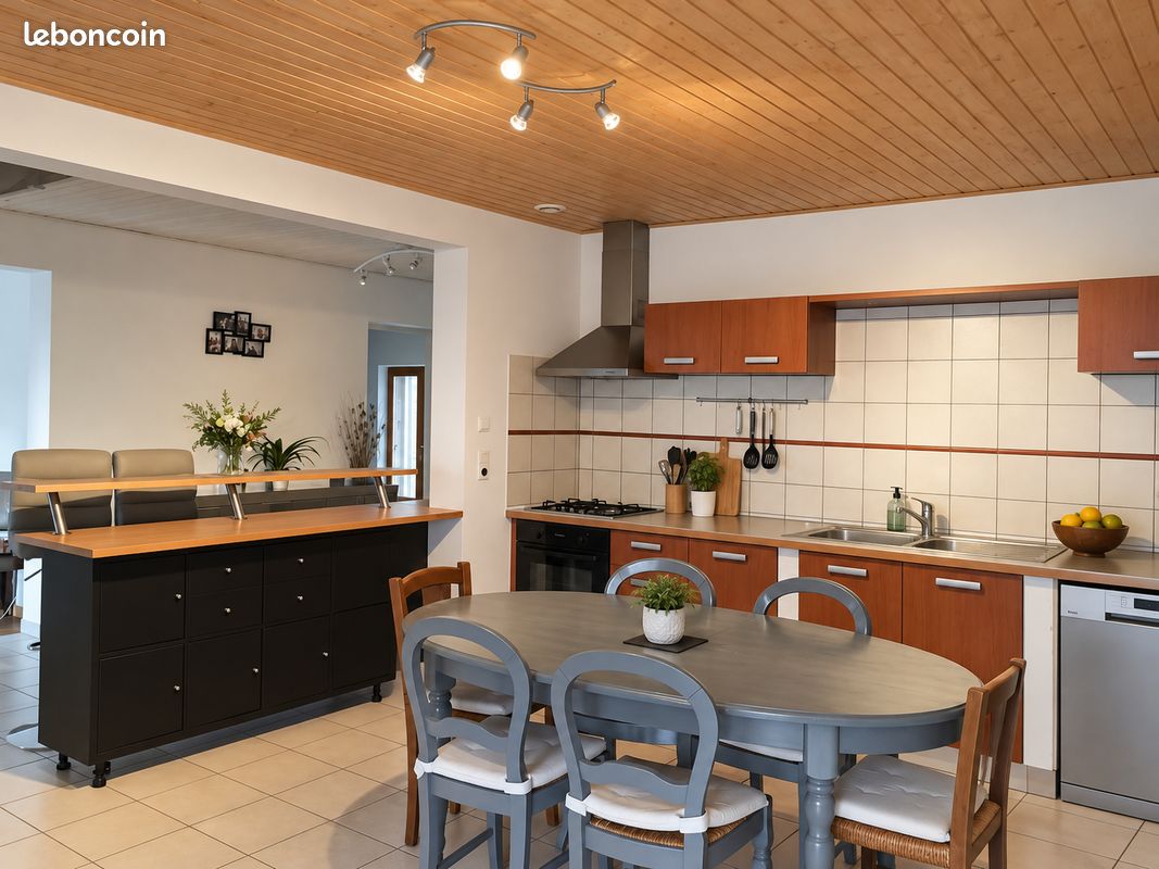 Appartement 3 pièces 85 m² · à Commenailles · 85 m² · 599 €/mois