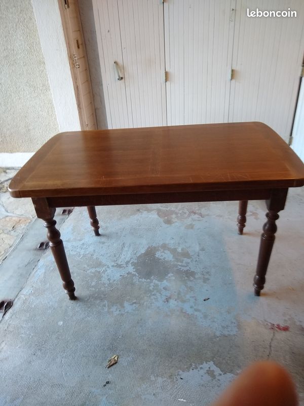 Table (image 1)