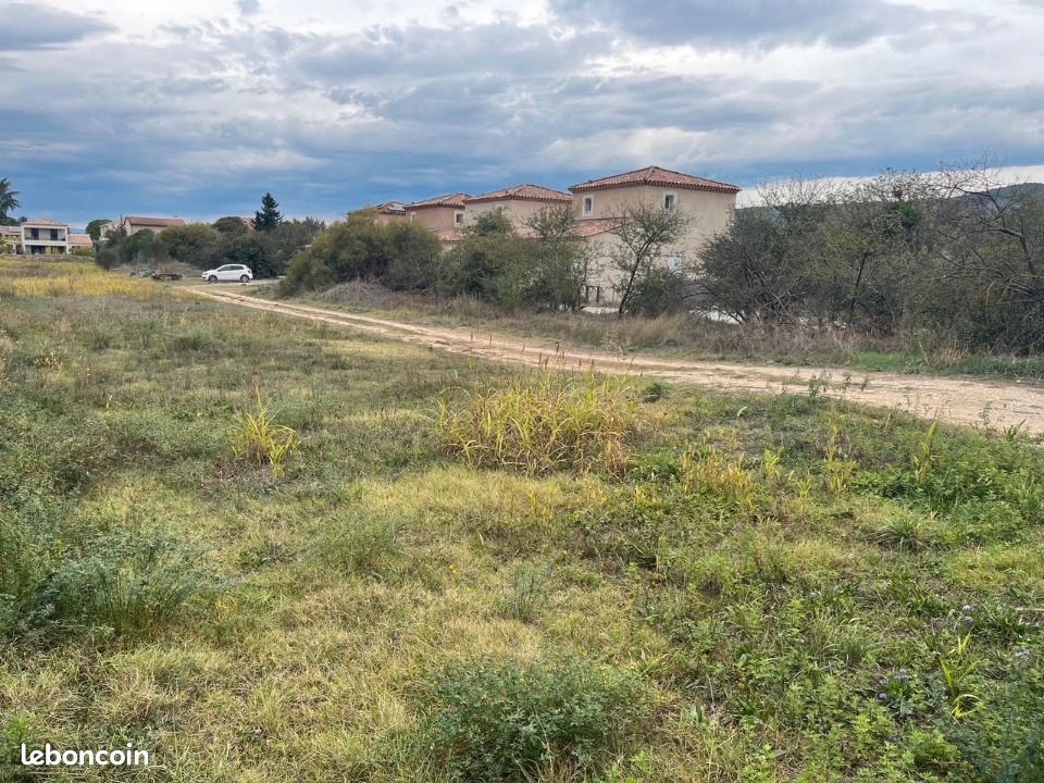 Terrain 445 m² · à Oraison · 100 000 €