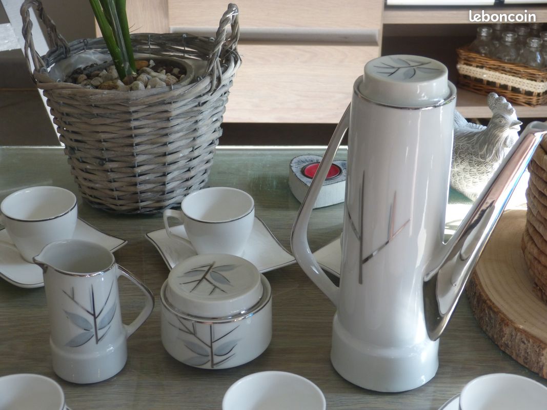 Service à café en porcelaine, 6 tasses et sous tasses (image 6)