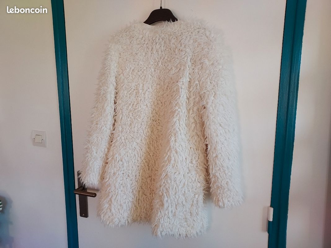 Manteau en fausse fourrure taille S/M (image 7)