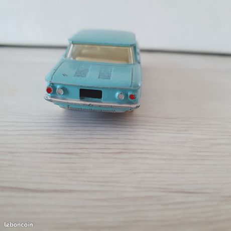 Superbe Chevrolet Corvair, Dinky Toys france ref 552, avec belle boîte ( repro