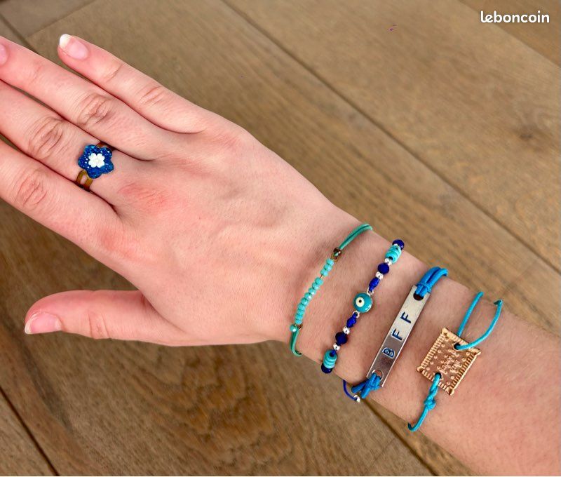 Lot 4 bracelets tissu et bague bleu (image 1)