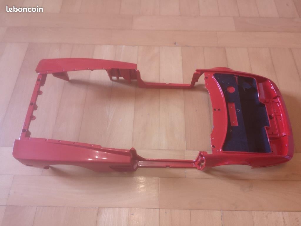 Pièces métalliques F40 et Testarossa Pocher 1/8 différentes (image 5)