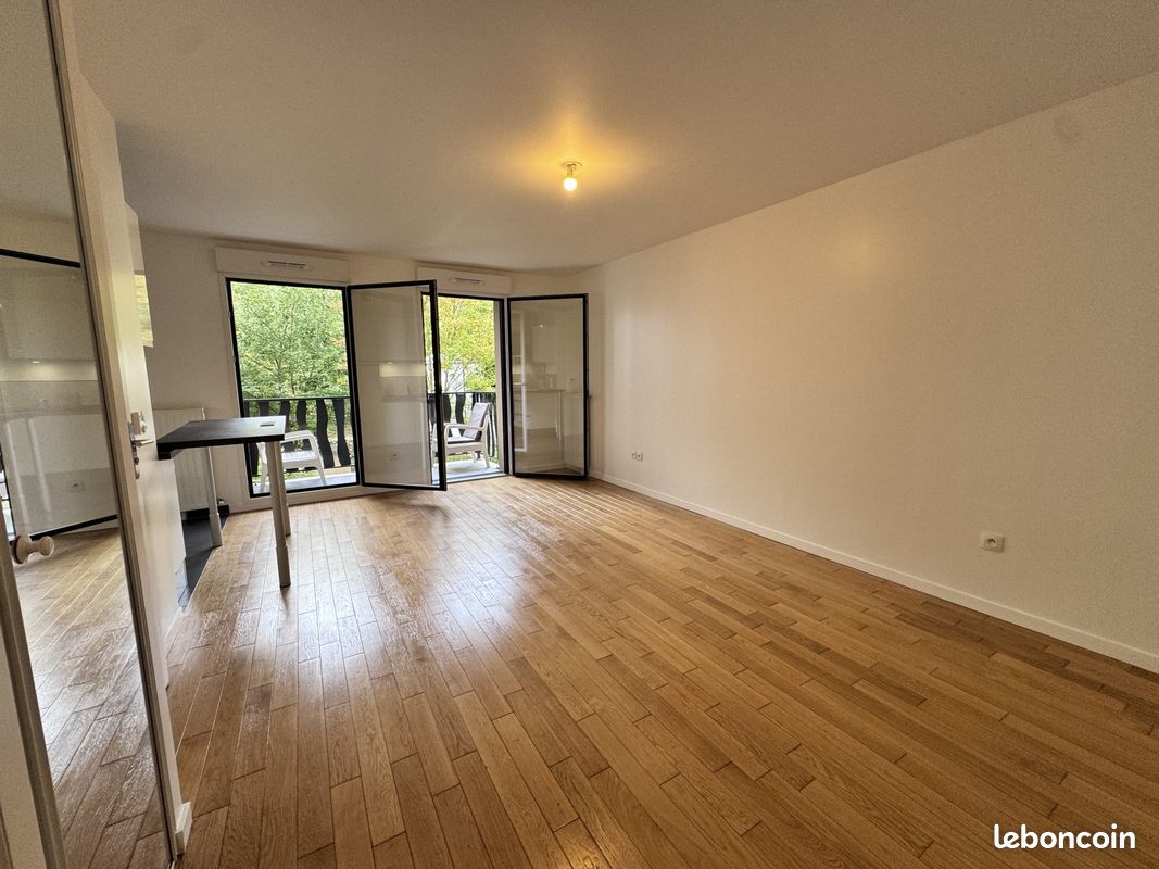 Appartement 1 pièce 31 m² · à Suresnes · 31,2 m² · 1 080 €/mois
