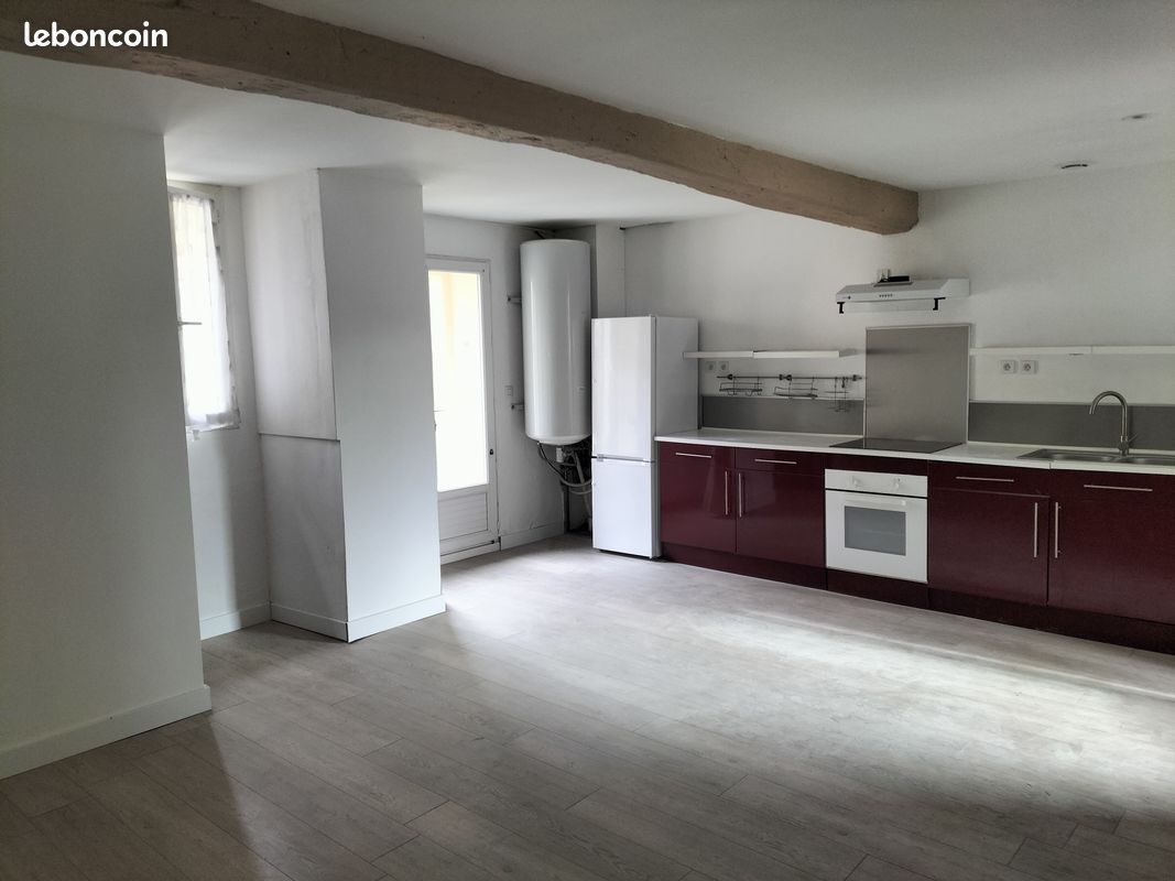 Appartement 3 pièces 60 m² · à La Rivière · 60 m² · 740 €/mois