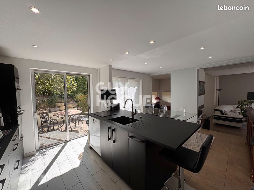 Maison 8 pièces 171 m² · à Le Creusot · 171 m² · 289 000 €