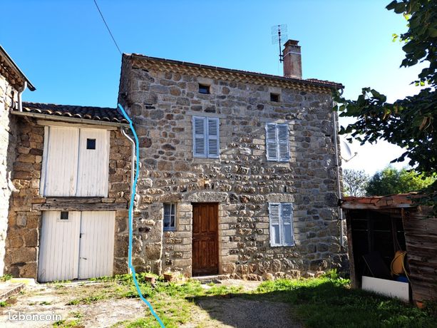 🏡 Maison en pierre avec jardin – 100 m² – 3 chambres – combles aménagées Lozère (48600)