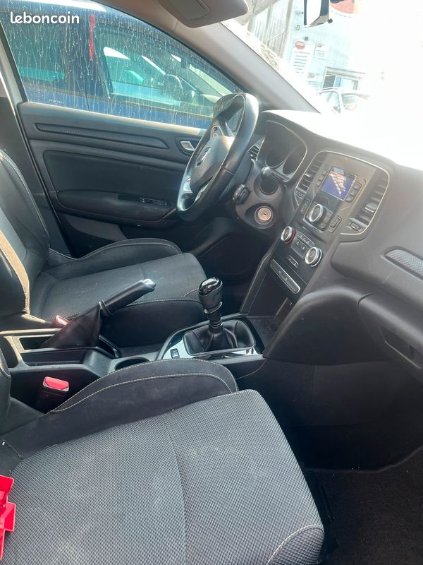 RENAULT Mégane IV ANNEE 2016 ESSENCE 189000KM 1.2 TCe 16V 100CV (image 7)