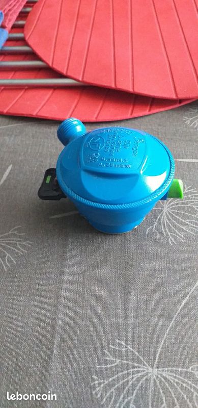 Détendeur pour bouteille de gaz à clipser (image 2)