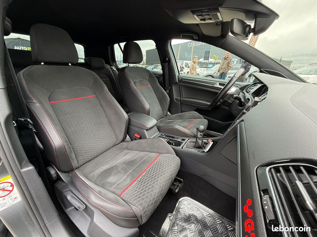 VOLKSWAGEN GOLF GTI 2.0 TSI EVO 245CH PERFORMANCE - CAMERA DE RECUL - REGULATEUR / LIMITEUR - SIEGES CHAUFFANTs (image 14)