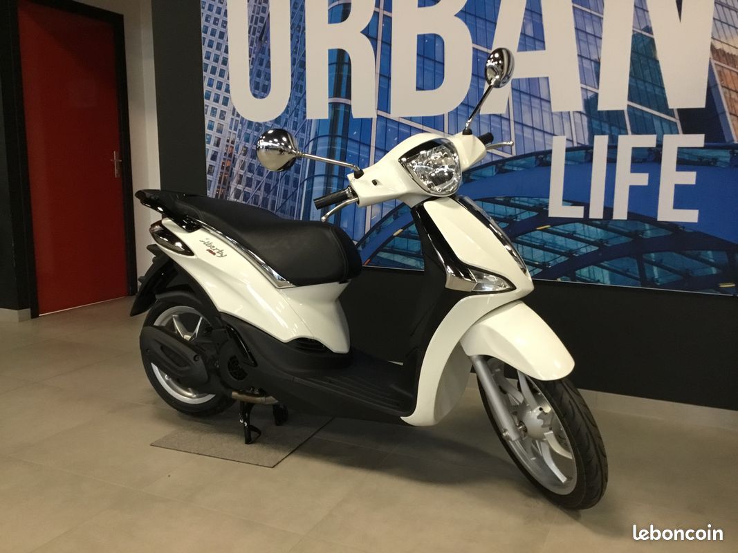 Scuter Piaggio Liberty 125 S E5 2023 