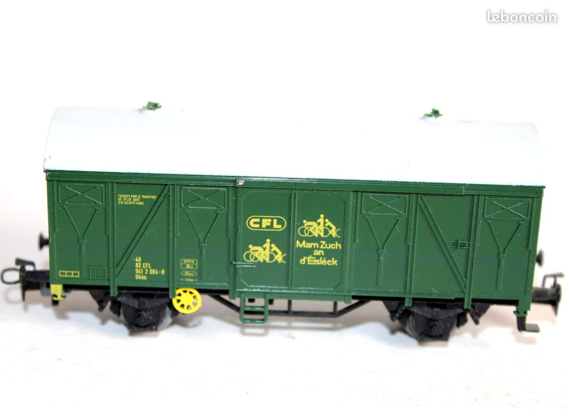 MARKLIN wagon couvert avec feux de fin de convoi DB ep III/IV