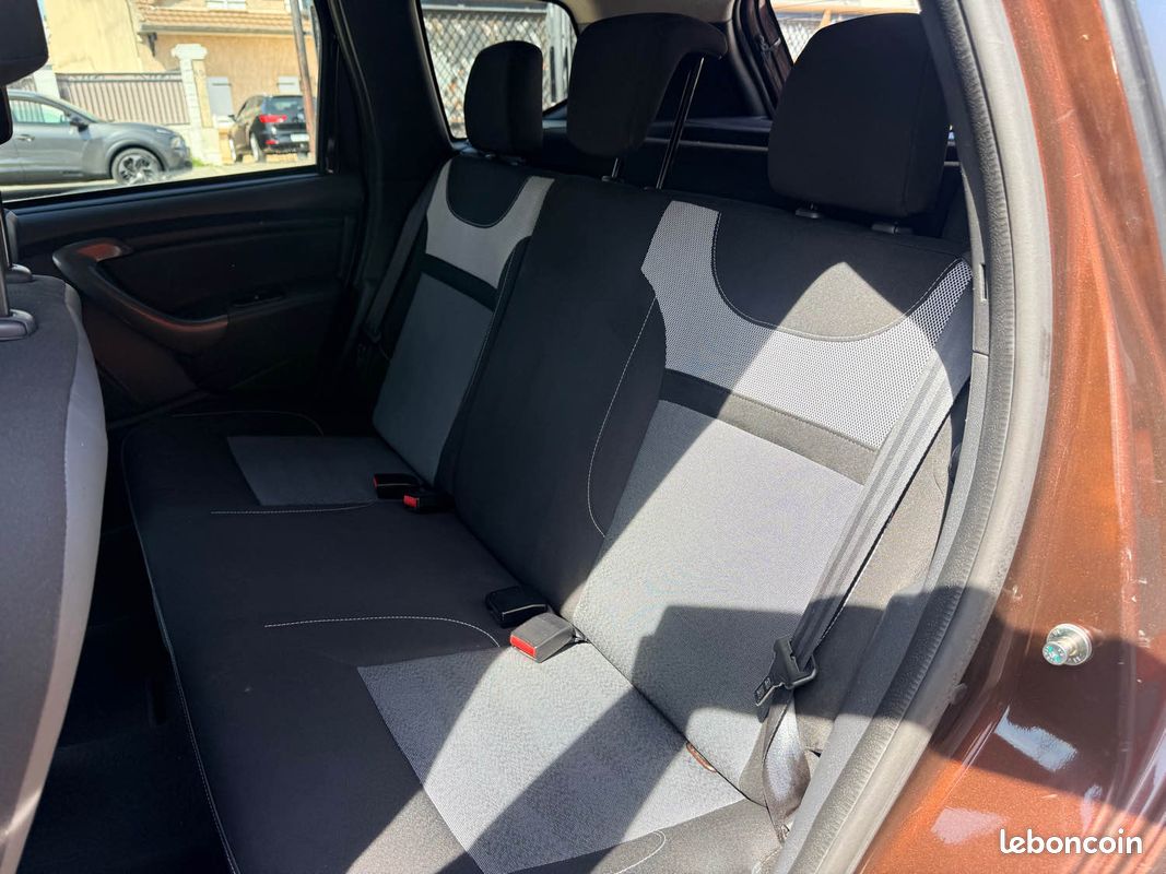 Dacia duster 1.5 dci 110ch black touch 2017 4x2 edc 2017 (image 9)