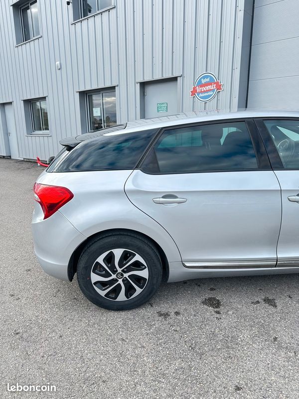 Citroën DS5 1.6 e-HDi 120ch Chic / distribution neuf / 2eme main / Caméra de recul (image 12)