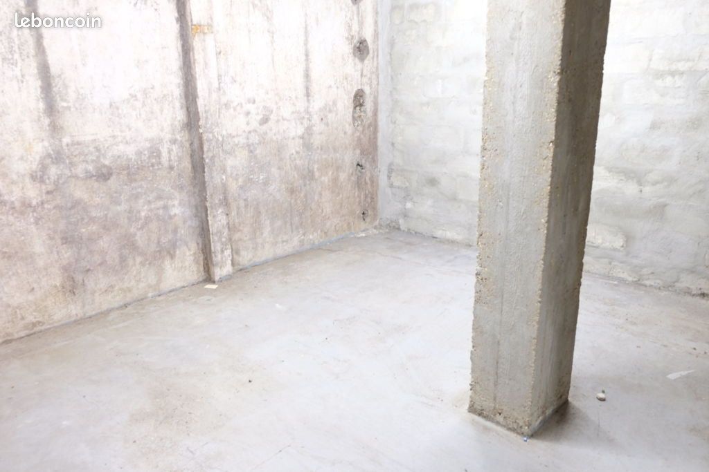 Parking 17 m² · à Paris · 17 m² · 630 €/mois
