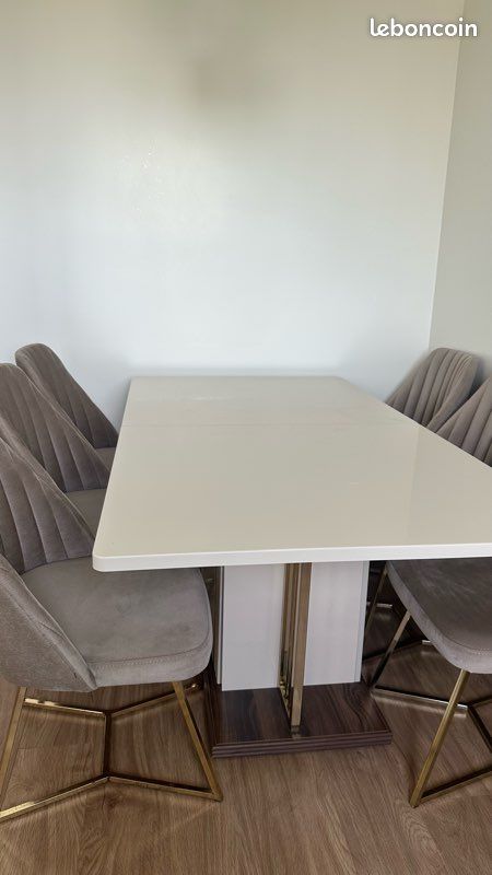 Table a manger (image 1)