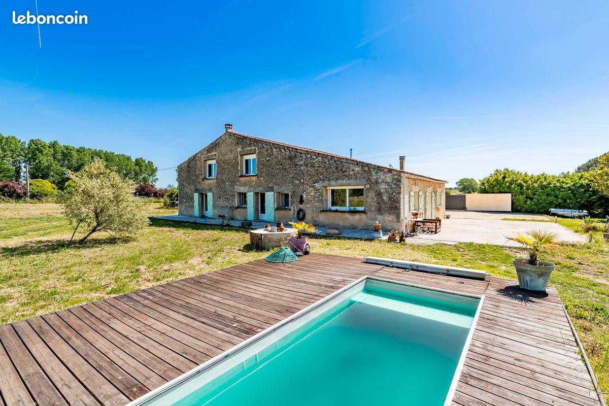 Maison 5 pièces 325 m² · à Cartelègue · 325 m² · 330 000 €