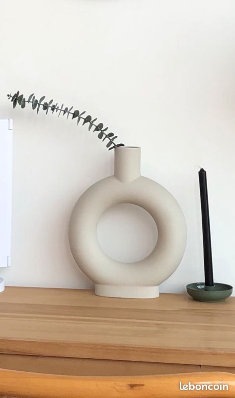Vase rond en grès (image 1)