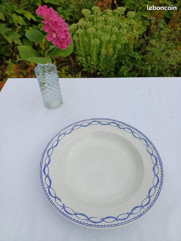 Assiette en vieux Tournai (image 1)