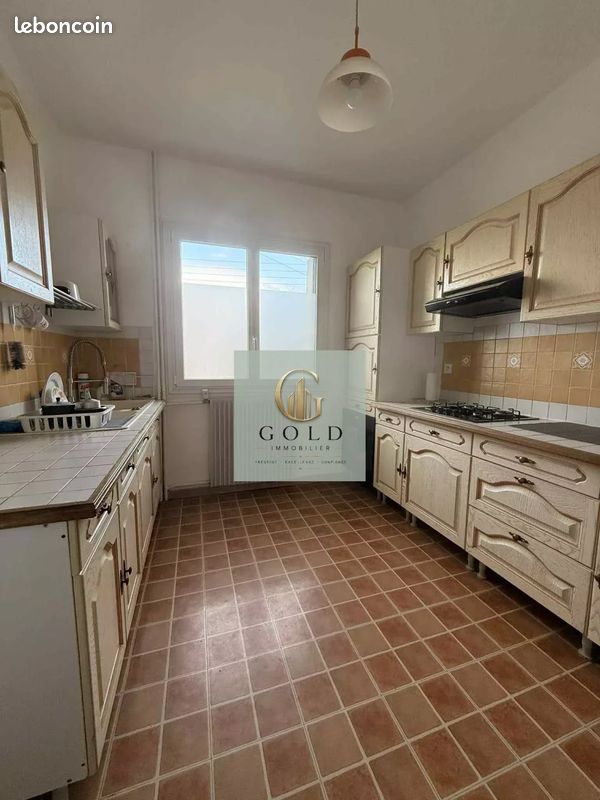 Maison 4 pièces 510 m² · à Bourges · 510 m² · 179 900 €