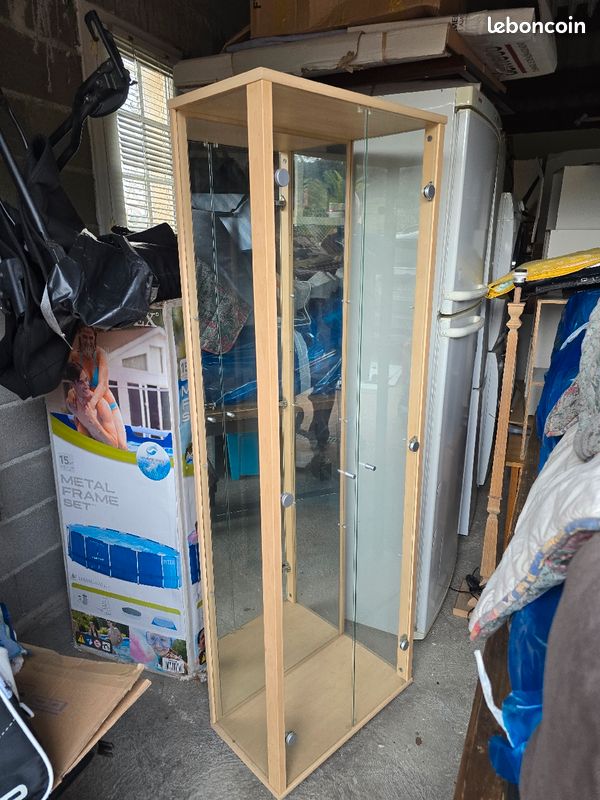 Armoire vitrée (image 1)