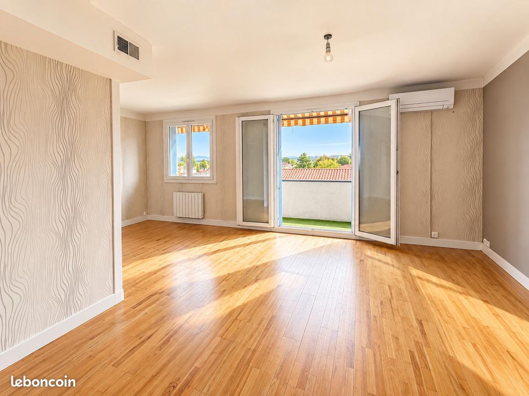 Appartement 3 pièces 73 m² · à Pont-de-Chéruy · 72,7 m² · 164 000 €