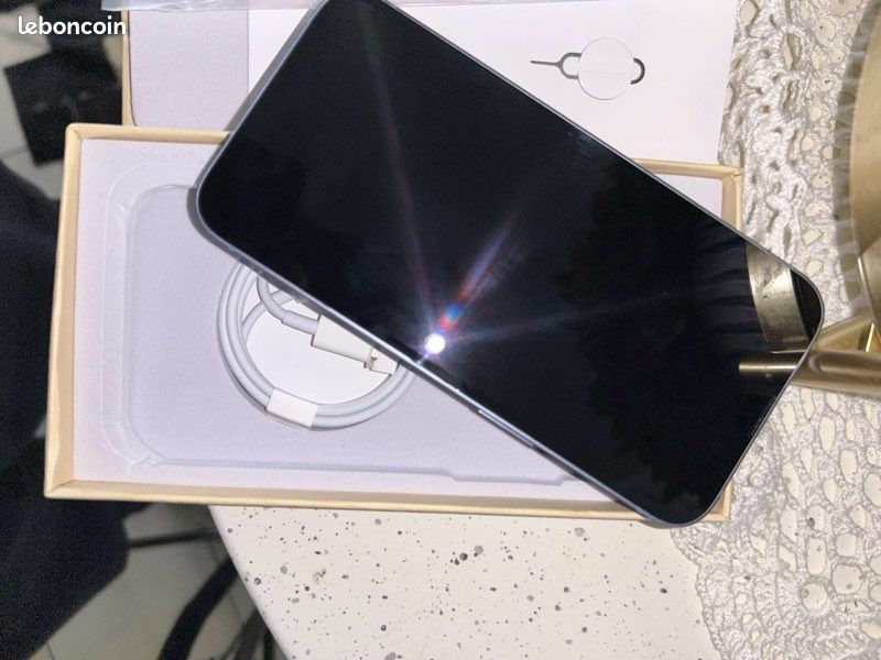 IPhone 14 (image 3)