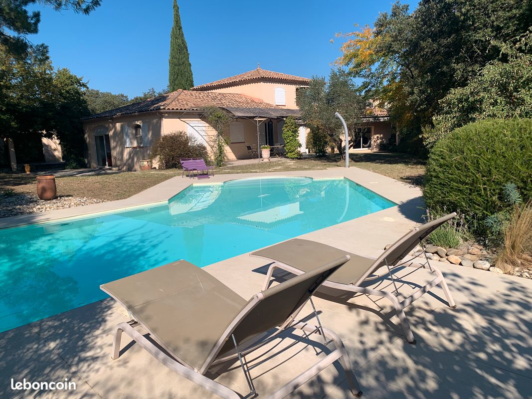Maison 7 pièces 220 m² · à Vézénobres · 220 m² · 615 000 €