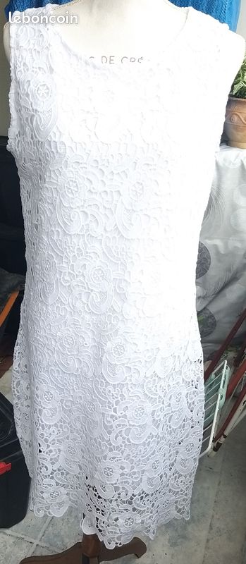 Robe Blanc du Nil nickel comme neuve (image 3)