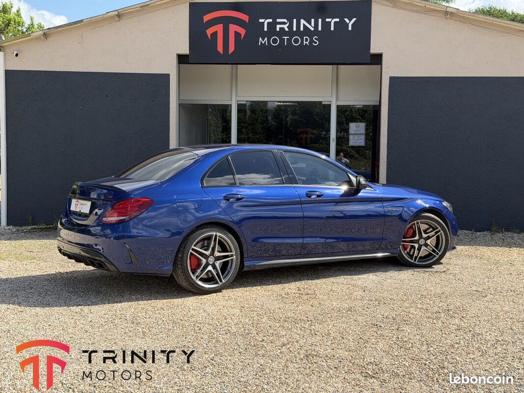 Mercedes Classe C C63 S AMG 510CH + PACK CARBONE + RÉVISION DES 50000KM EFFECTUÉE + SUIVI COMPLET... (image 10)