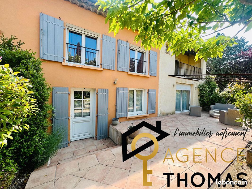 Maison 3 pièces 114 m² · à Vesseaux · 114 m² · 190 000 €