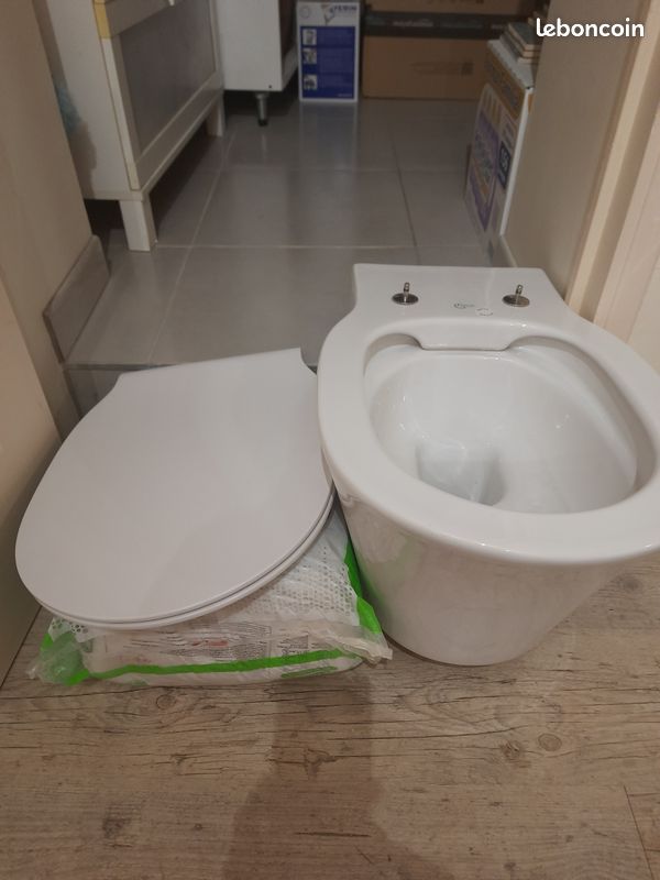 Wc ideal standard neuf modèle amazi acheté chez aubade (image 1)