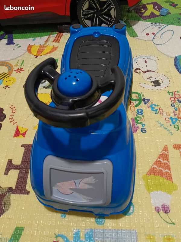 Trotteur voiture pour bébé/ enfant (image 4)